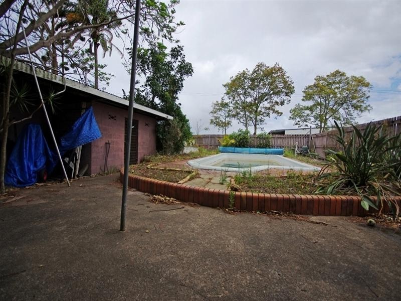 1 Channel Lane, Thabeban QLD 4670