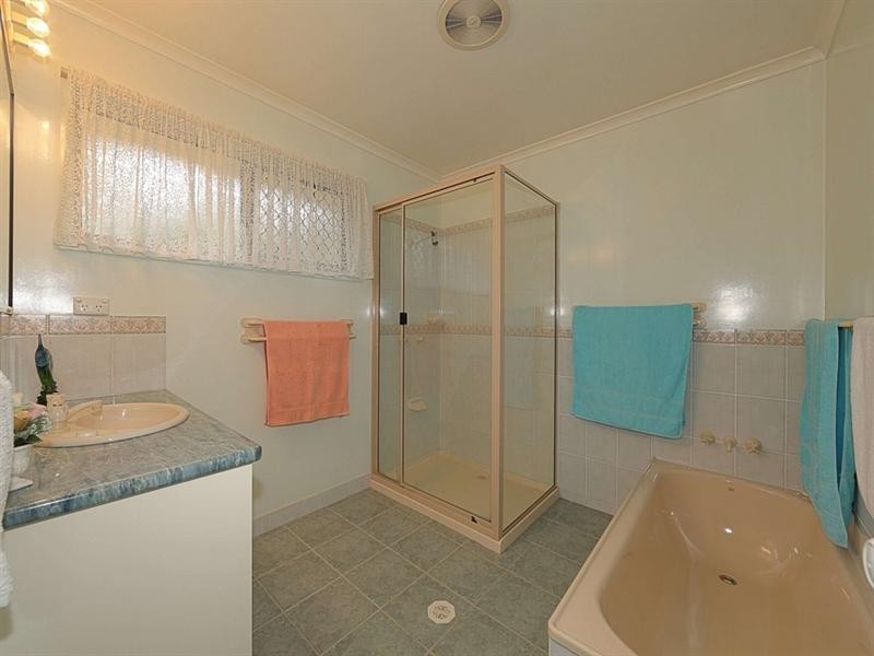 9 Cockatoo Crescent, Gooburrum QLD 4670