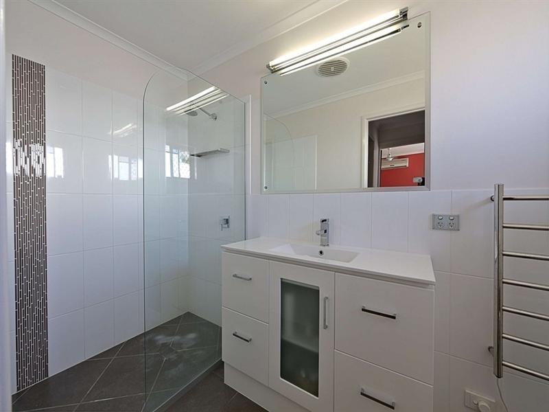 34 Harvey Street, Avenell Heights QLD 4670