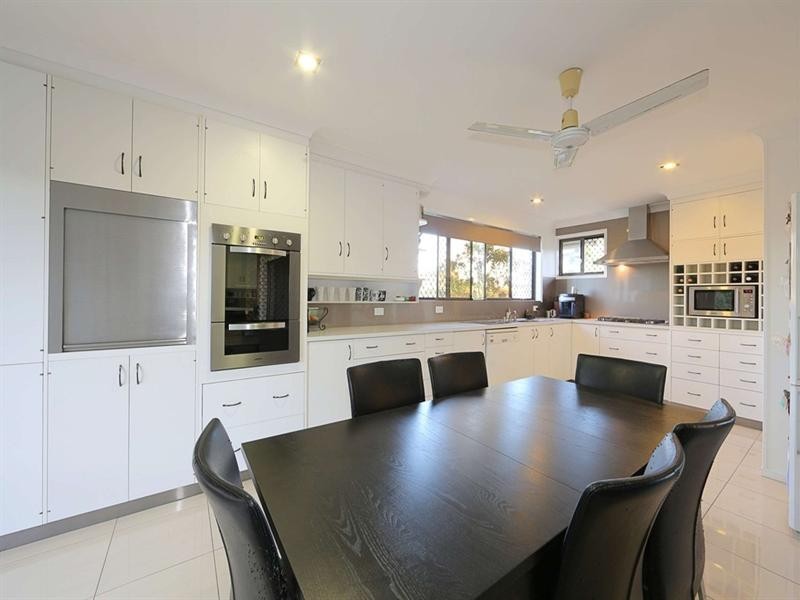 3 Vandenberg Street, Avenell Heights QLD 4670