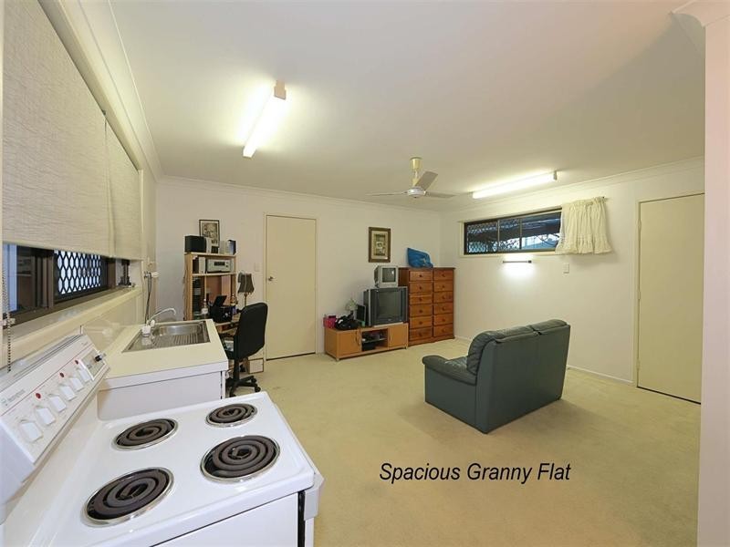 3 Vandenberg Street, Avenell Heights QLD 4670