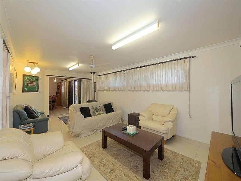 3 Vandenberg Street, Avenell Heights QLD 4670