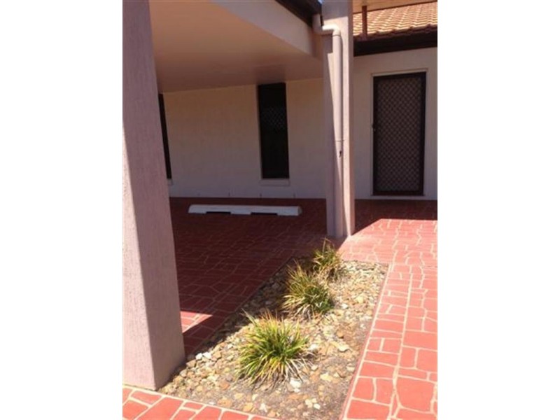 25 Pebble Beach Drive, Coral Cove QLD 4670