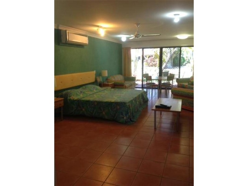 25 Pebble Beach Drive, Coral Cove QLD 4670