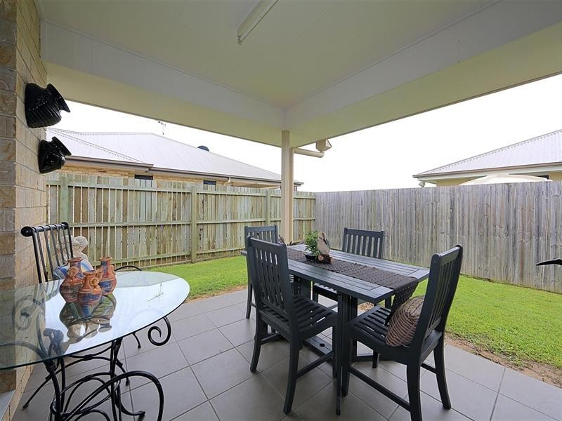 11 Freeman Street, Avoca QLD 4670