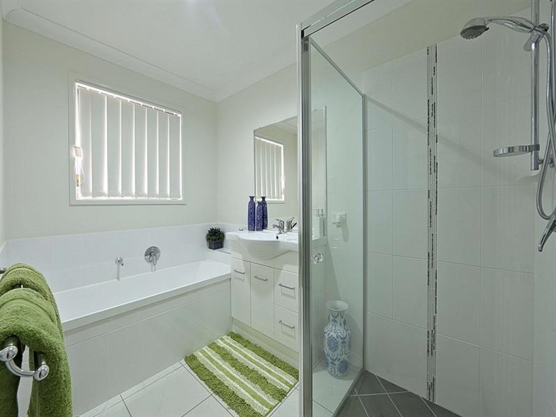 11 Freeman Street, Avoca QLD 4670