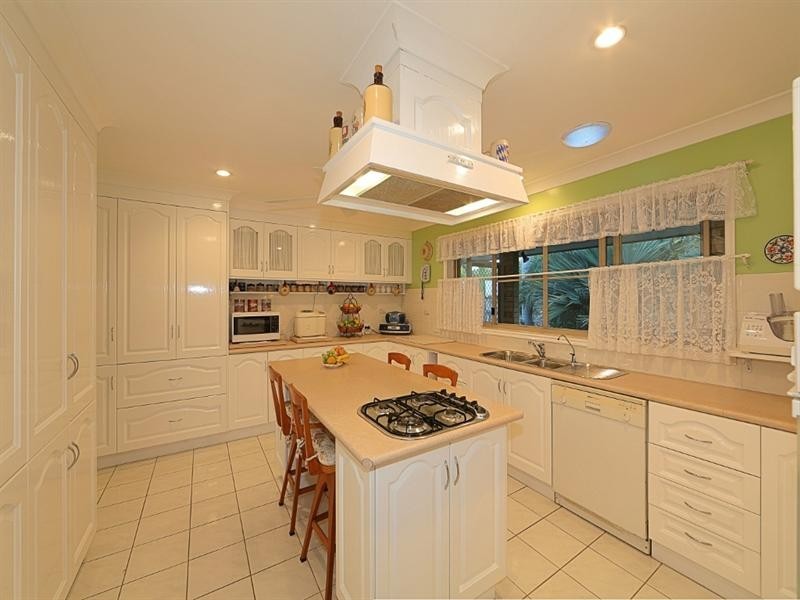 106 Sylvan Drive, Moore Park Beach QLD 4670