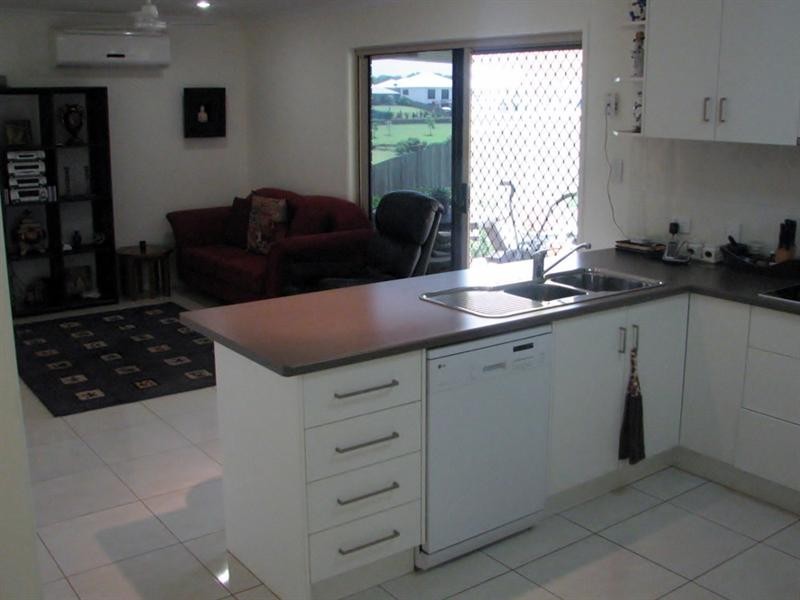 16 Longview Street, Ashfield QLD 4670