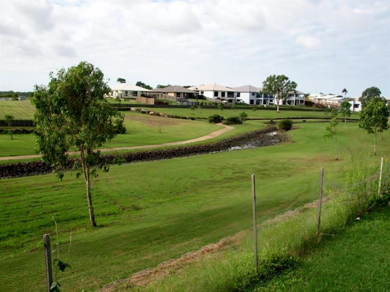 16 Longview Street, Ashfield QLD 4670
