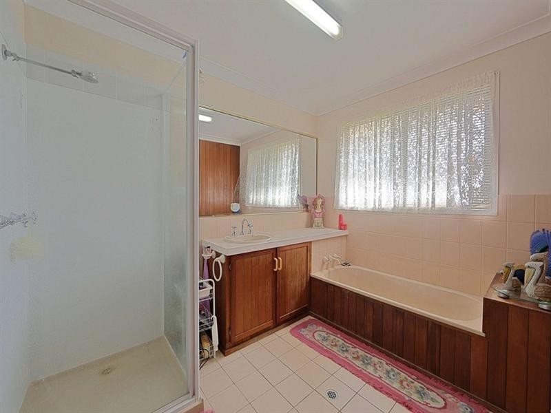 15 Eadie Court, Avenell Heights QLD 4670