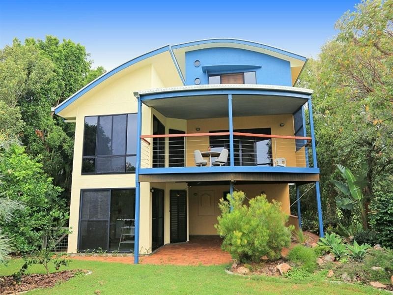 3 Ocean Court, Moore Park Beach QLD 4670