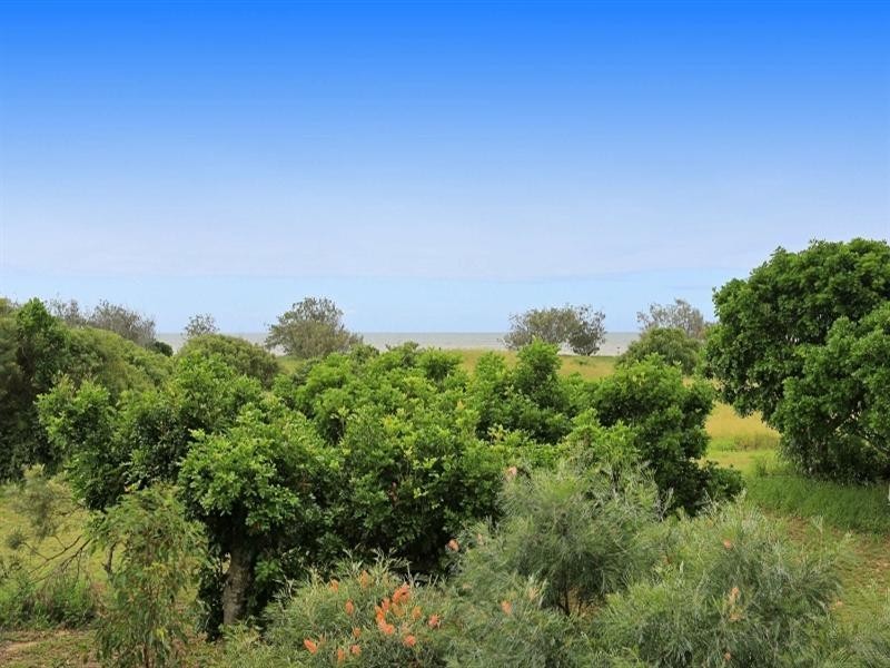 3 Ocean Court, Moore Park Beach QLD 4670