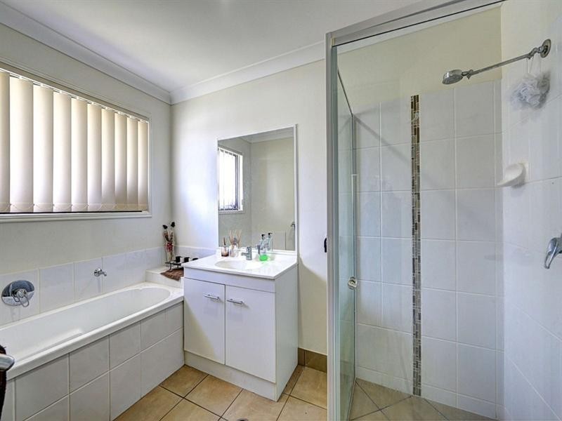 19 Blake Court, Thabeban QLD 4670