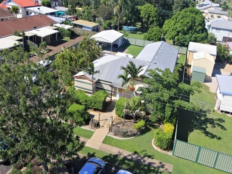 4 Adams Street, Bundaberg West QLD 4670