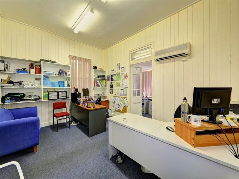 4 Adams Street, Bundaberg West QLD 4670