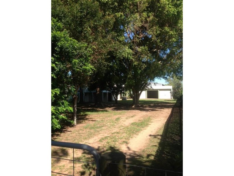 354 Moore Park Road, Moore Park Beach QLD 4670