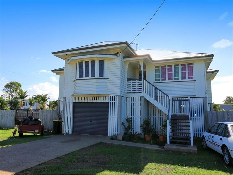 17 Duffy Street, Burnett Heads QLD 4670
