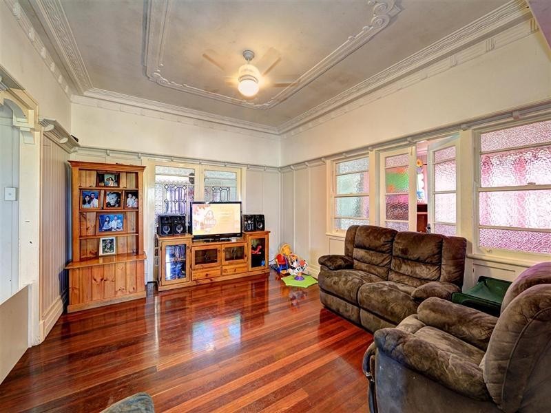 17 Duffy Street, Burnett Heads QLD 4670