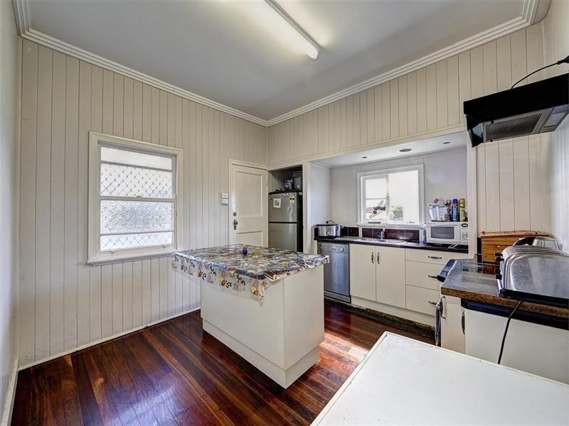 17 Duffy Street, Burnett Heads QLD 4670