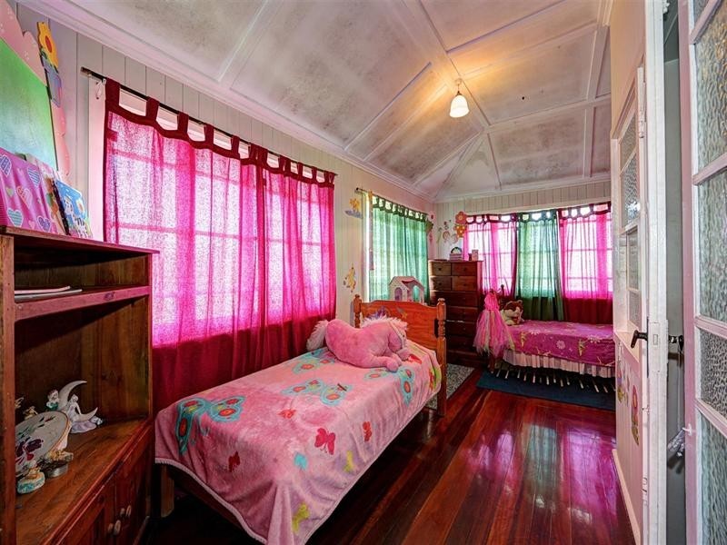 17 Duffy Street, Burnett Heads QLD 4670