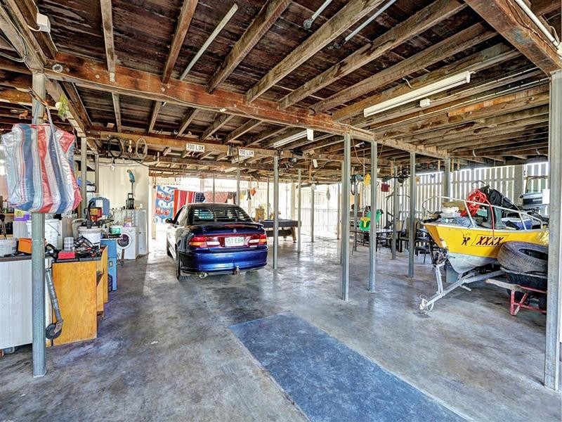 17 Duffy Street, Burnett Heads QLD 4670