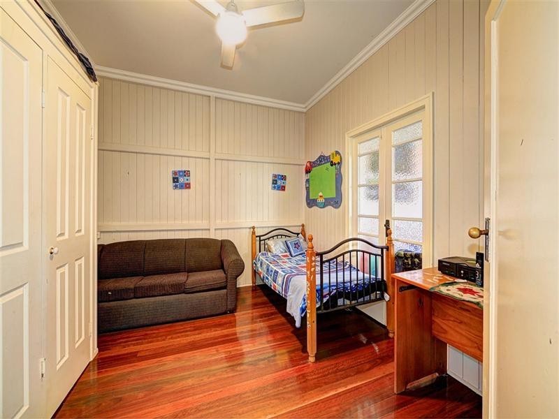 17 Duffy Street, Burnett Heads QLD 4670