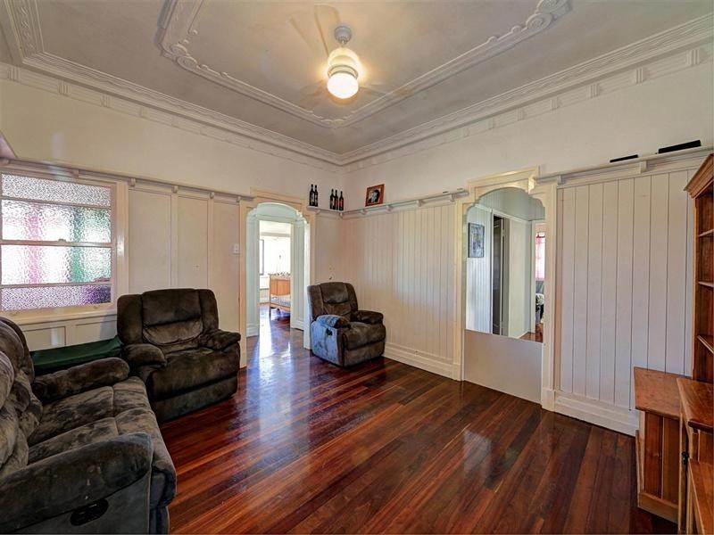 17 Duffy Street, Burnett Heads QLD 4670