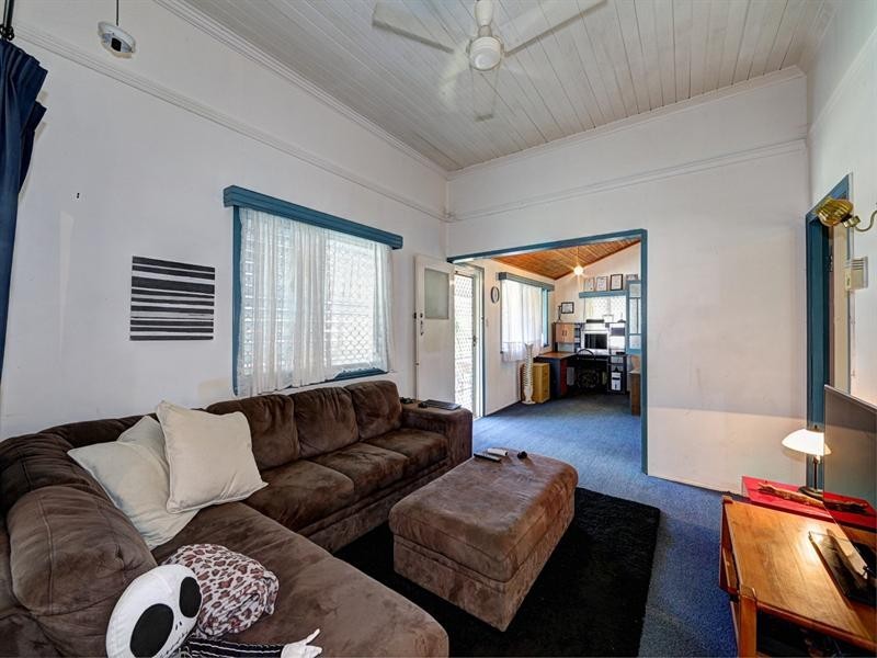 15 Curtis Street, Bundaberg South QLD 4670