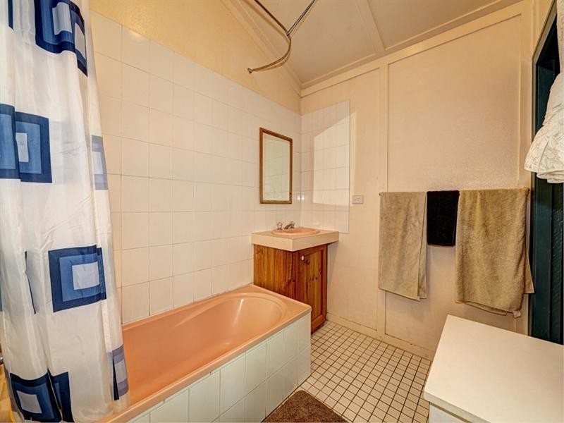 15 Curtis Street, Bundaberg South QLD 4670