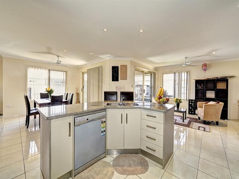 32 Greathead Road, Ashfield QLD 4670