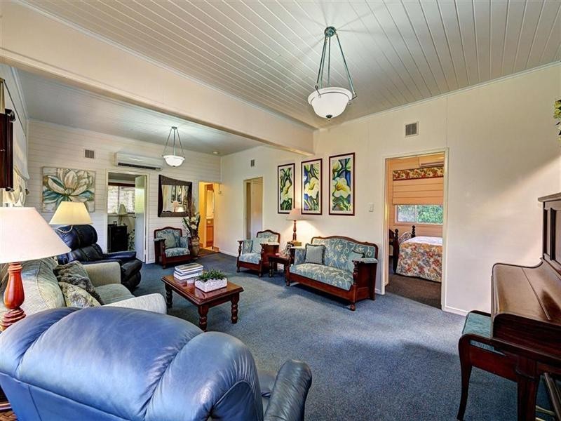 417 Windermere Road, Qunaba QLD 4670