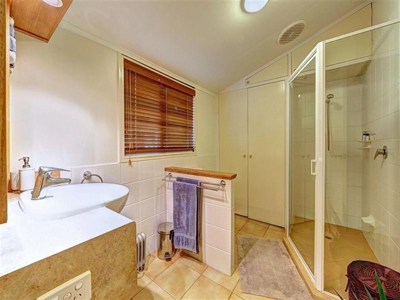 417 Windermere Road, Qunaba QLD 4670