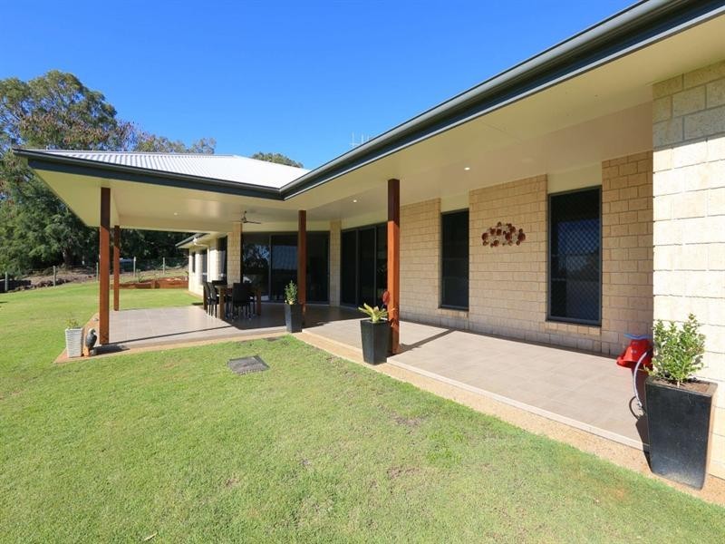 2 Louise Court, Branyan QLD 4670