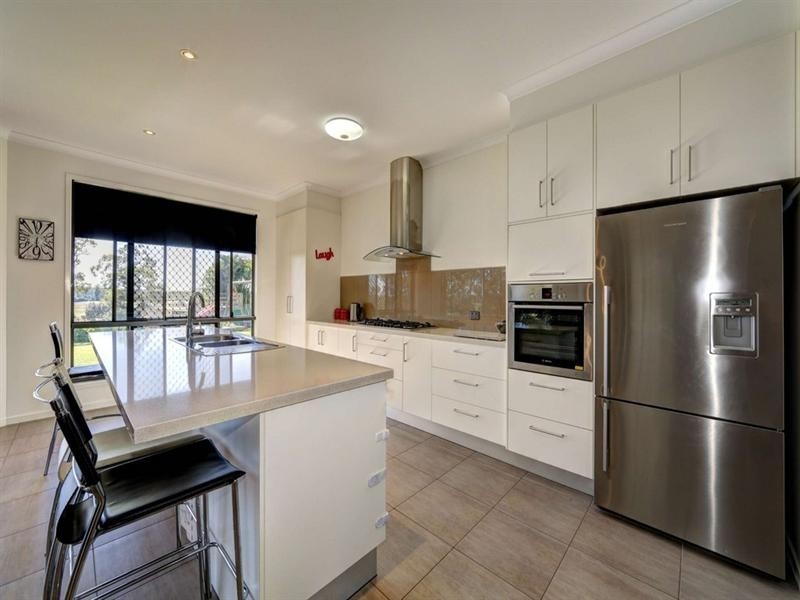 2 Louise Court, Branyan QLD 4670
