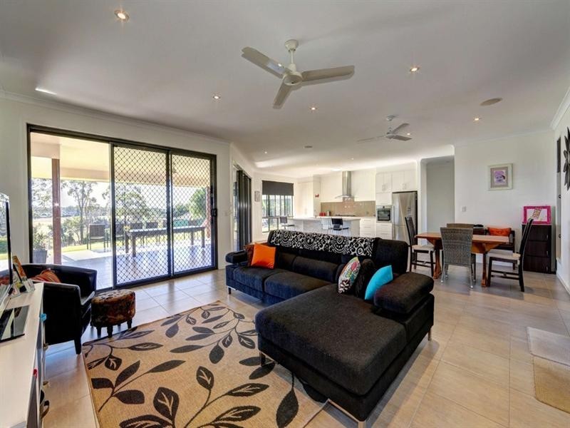 2 Louise Court, Branyan QLD 4670