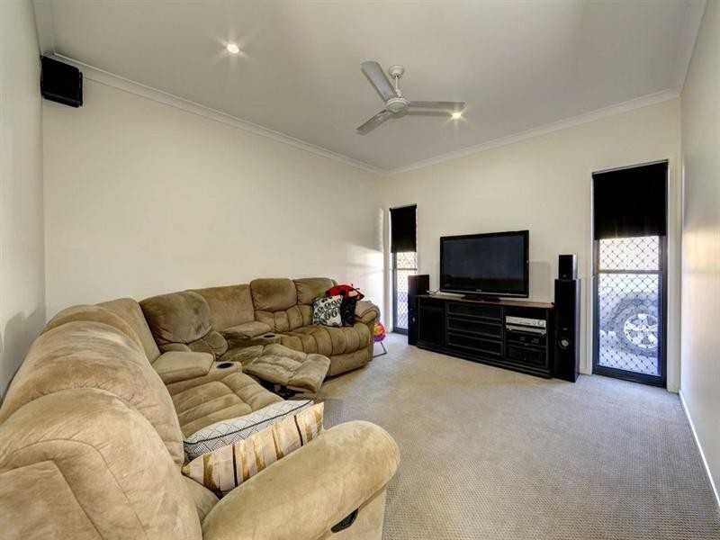 2 Louise Court, Branyan QLD 4670