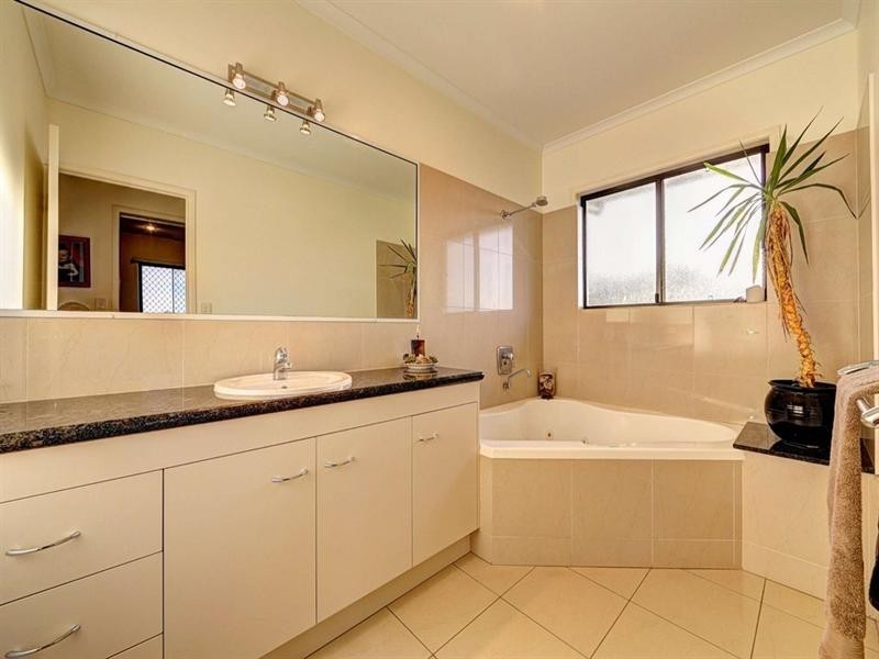 114 Sylvan Drive, Moore Park Beach QLD 4670