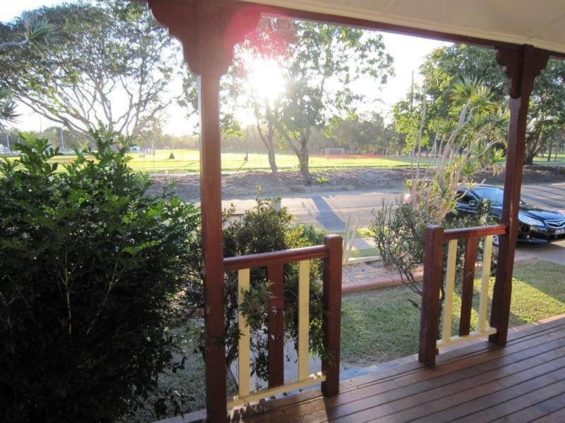 14 Hinkler Avenue, Bundaberg North QLD 4670