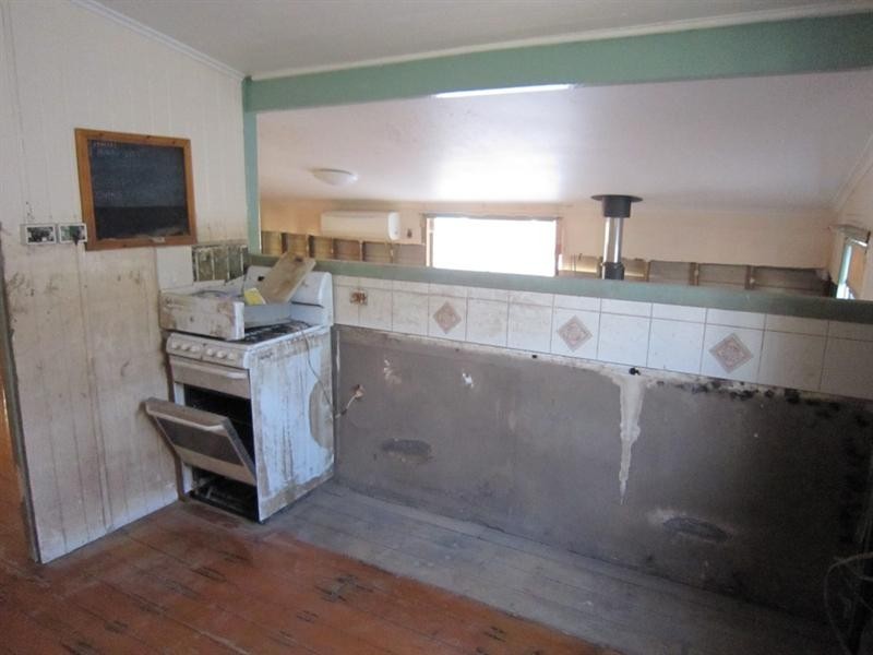 14 Hinkler Avenue, Bundaberg North QLD 4670