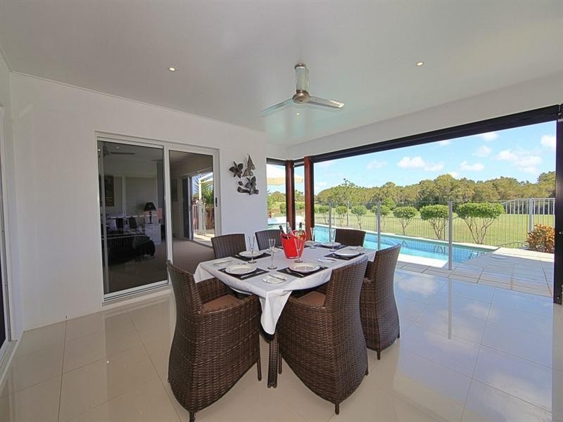 38 Bisdee Street, Coral Cove QLD 4670