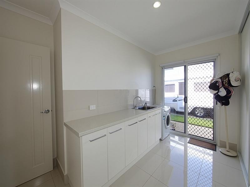 38 Bisdee Street, Coral Cove QLD 4670