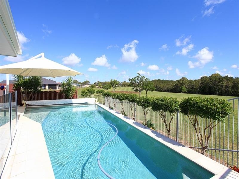 38 Bisdee Street, Coral Cove QLD 4670