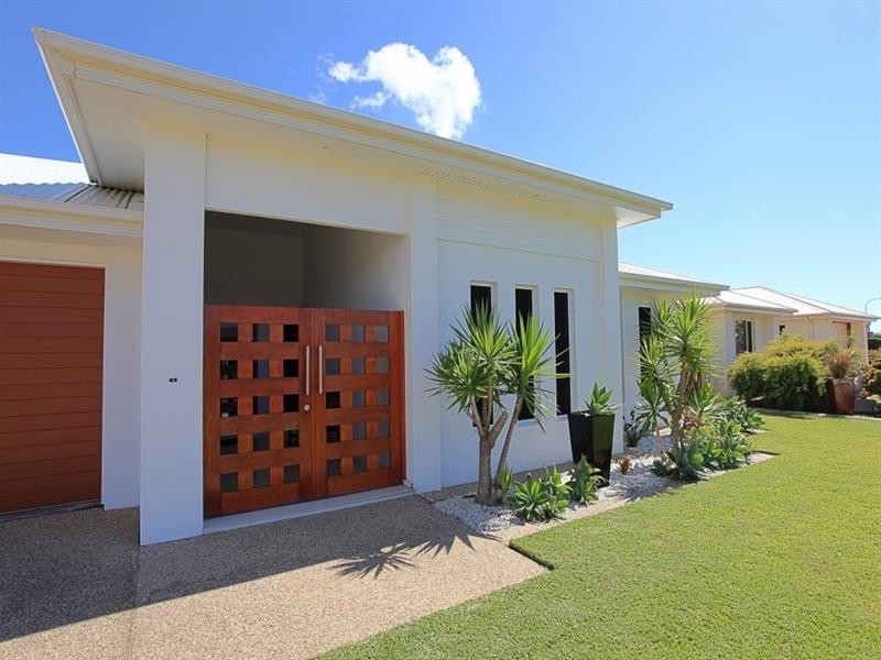 38 Bisdee Street, Coral Cove QLD 4670