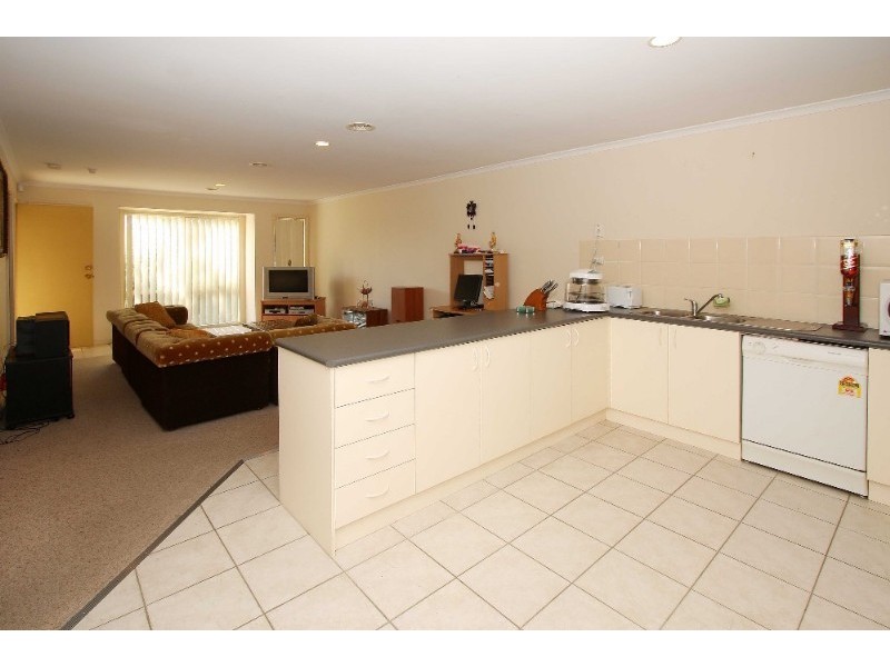 42/292 McKimmies Road, Mill Park VIC 3082