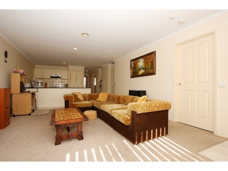 42/292 McKimmies Road, Mill Park VIC 3082