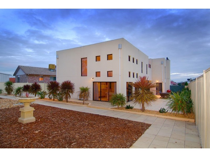 46 Carbon Crescent, Mill Park VIC 3082