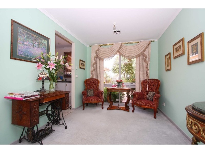 6 Brentfield Court, Mill Park VIC 3082