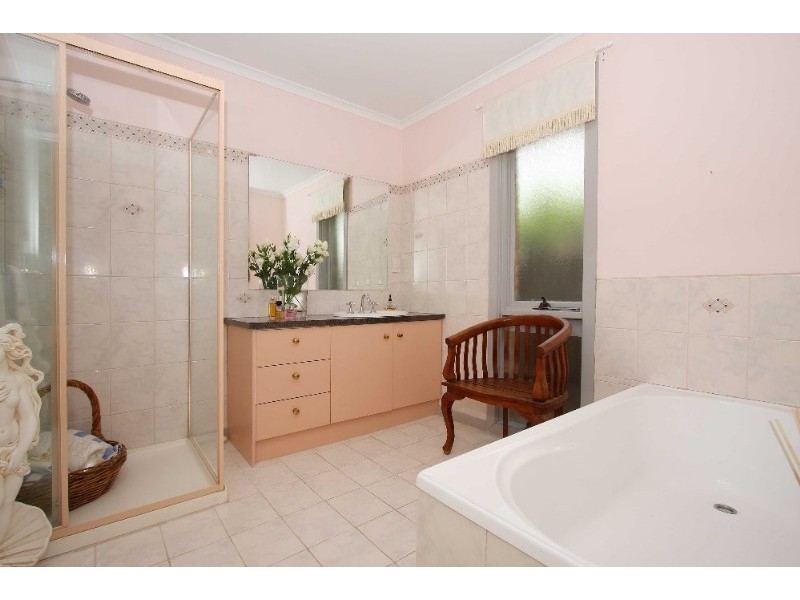 6 Brentfield Court, Mill Park VIC 3082