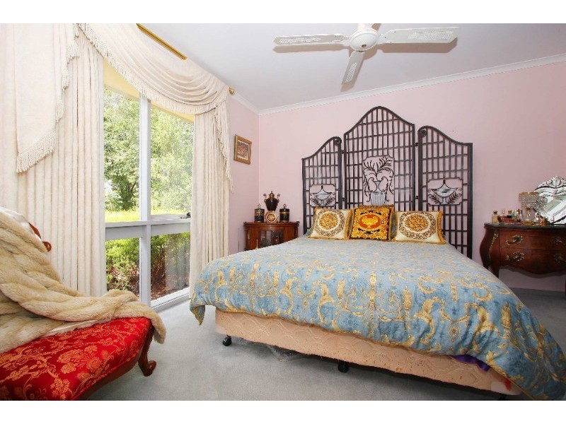 6 Brentfield Court, Mill Park VIC 3082