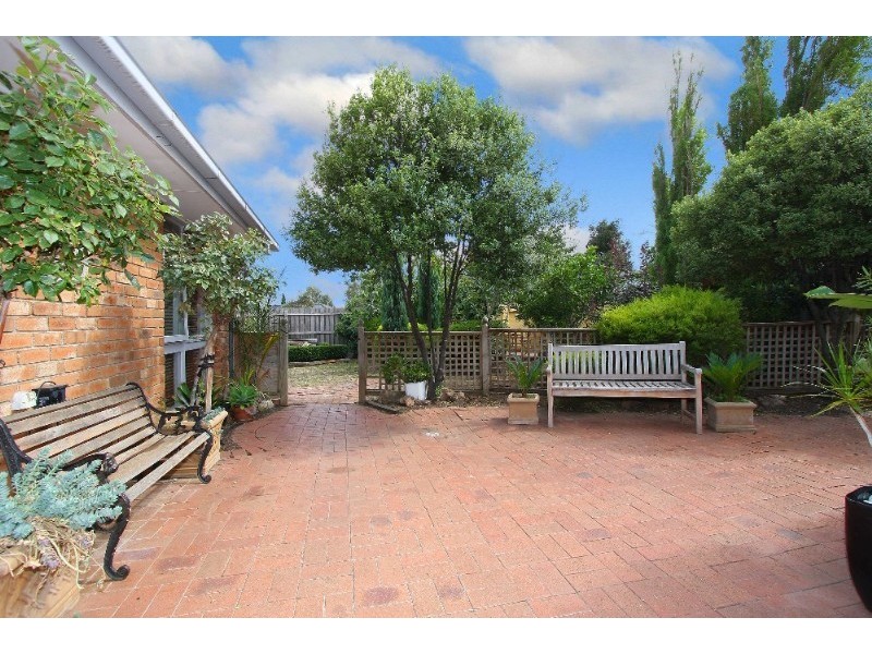 6 Brentfield Court, Mill Park VIC 3082